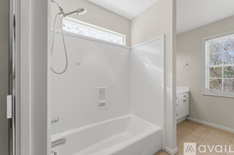 Moody Townhome: 2033 Queens Ct