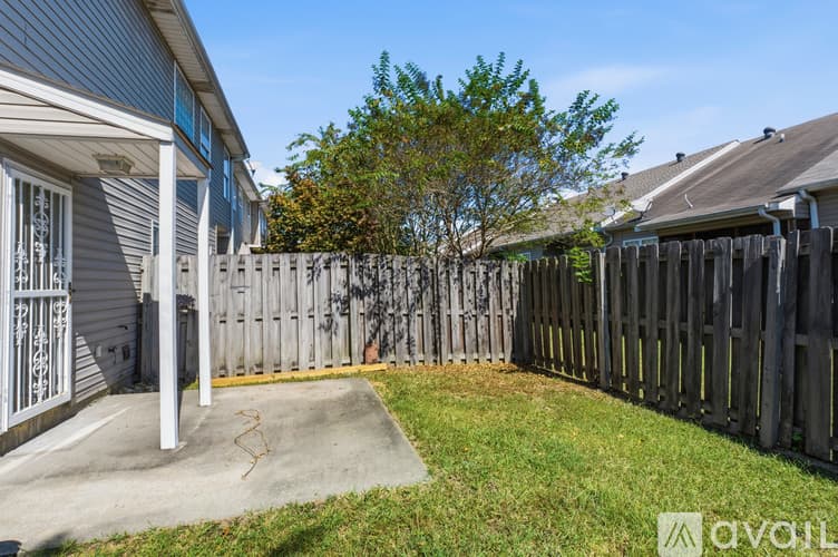 Moody Townhome: 2033 Queens Ct