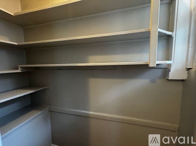 Chicago Apartment: 3834 W Palmer St