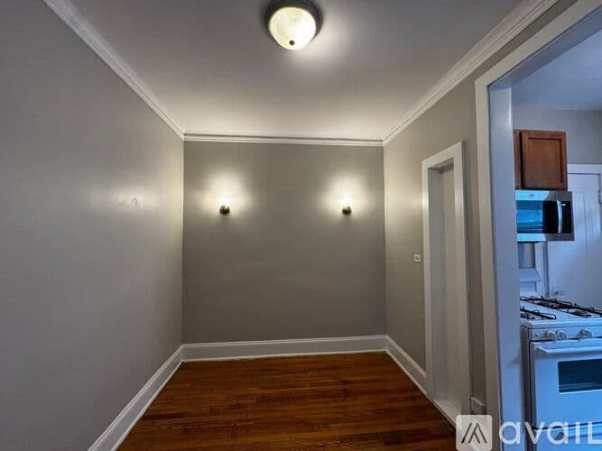 Chicago Apartment: 3834 W Palmer St