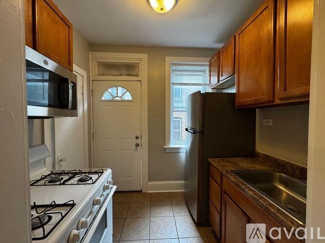 Chicago Apartment: 3834 W Palmer St