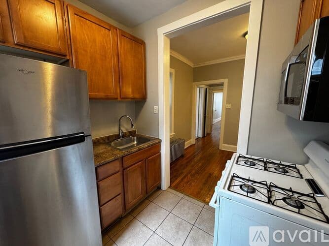 Chicago Apartment: 3834 W Palmer St