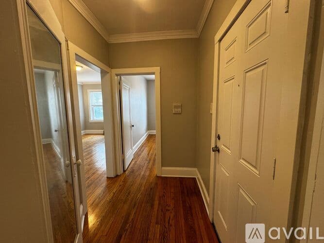 Chicago Apartment: 3834 W Palmer St