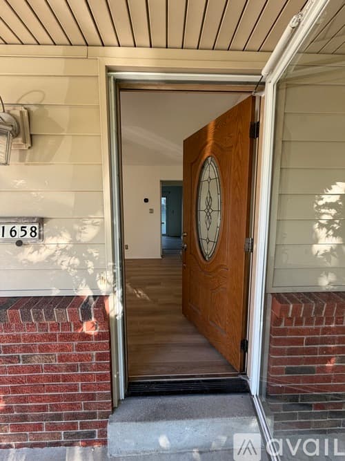 Cincinnati House: 1658 Yellowglen Drive