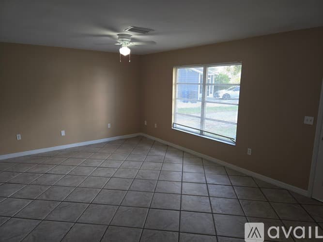 Bradenton House: 3007 40th Avenue West