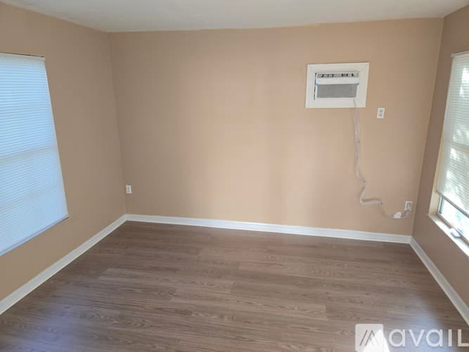 Bradenton House: 3007 40th Avenue West