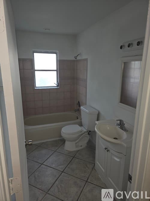 Bradenton House: 3007 40th Avenue West