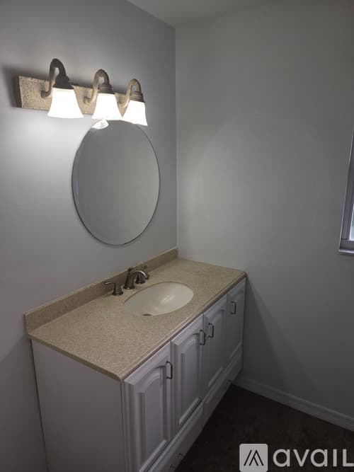 Bradenton House: 3007 40th Avenue West