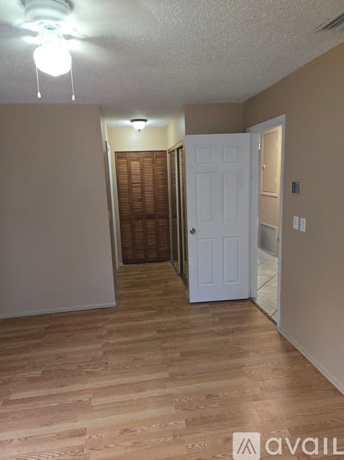 Bradenton House: 3007 40th Avenue West