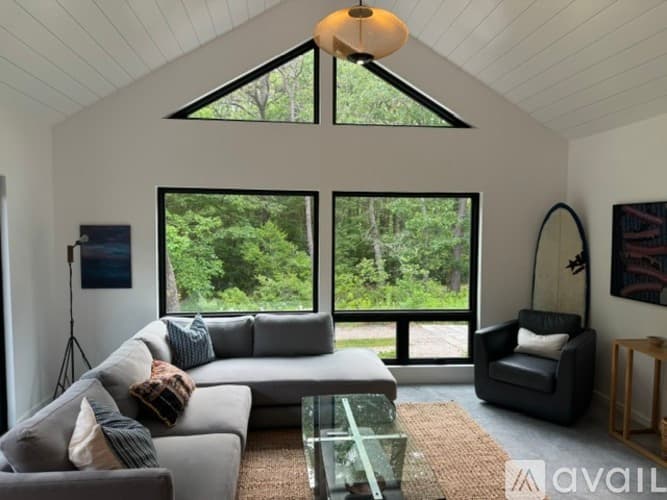 Barnstable House: 175 Pine Ridge Road