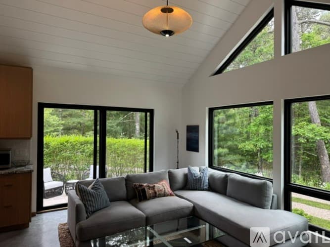 Barnstable House: 175 Pine Ridge Road