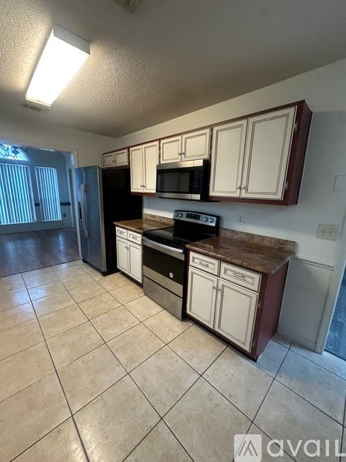 Mary Esther House: 434 Bridgewater Ct