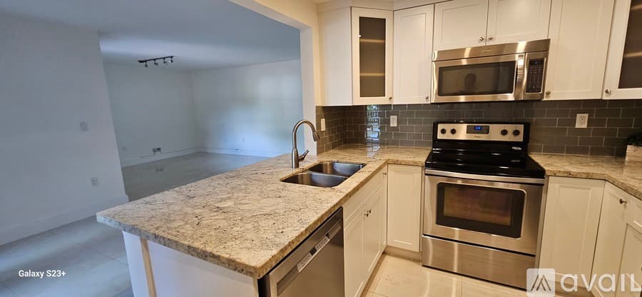 Miami Townhome: 9950 Northwest 9th Street Circle