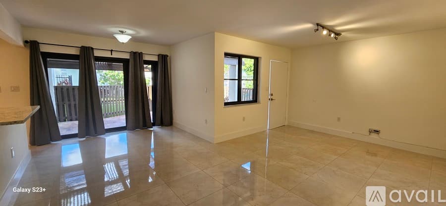 Miami Townhome: 9950 Northwest 9th Street Circle