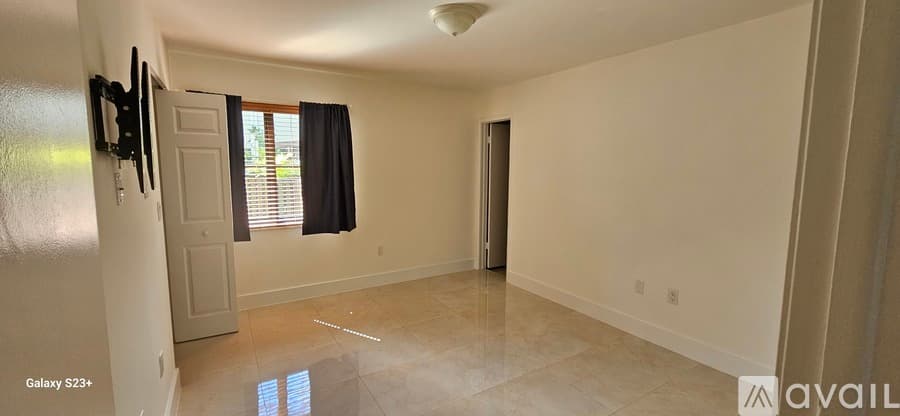 Miami Townhome: 9950 Northwest 9th Street Circle