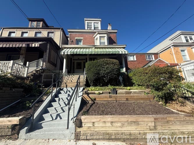 Pittsburgh Apartment: 1128 Greenfield Avenue