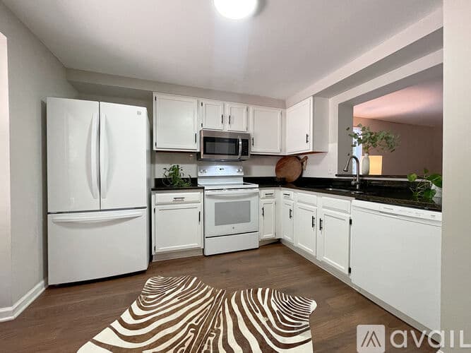 Raleigh House: 7328 Summerland Dr