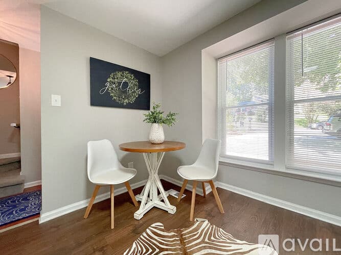 Raleigh House: 7328 Summerland Dr