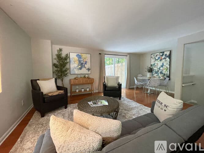 Raleigh House: 7328 Summerland Dr