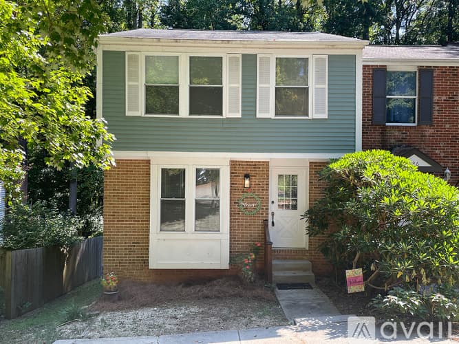 Raleigh House: 7328 Summerland Dr