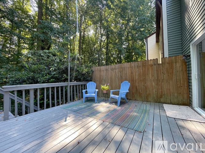 Raleigh House: 7328 Summerland Dr