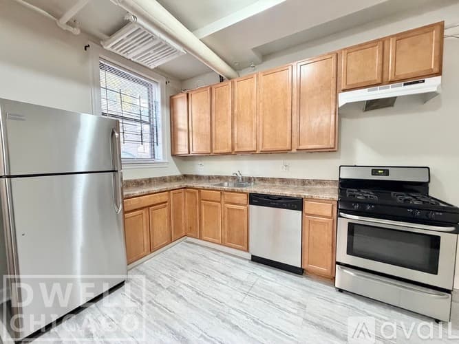 Chicago Apartment: 3323 N Lakewood Ave