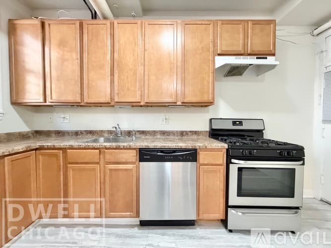 Chicago Apartment: 3323 N Lakewood Ave