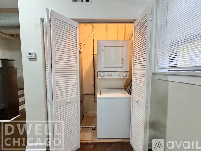 Chicago Apartment: 3323 N Lakewood Ave