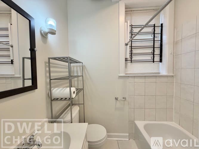 Chicago Apartment: 3323 N Lakewood Ave