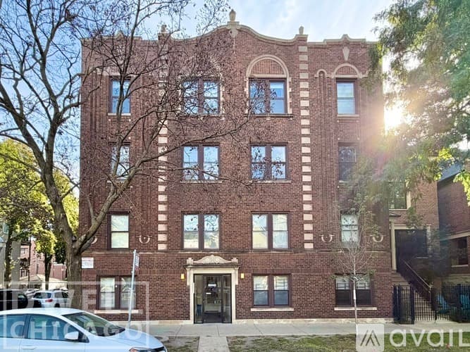 Chicago Apartment: 3323 N Lakewood Ave
