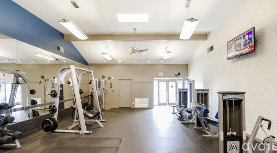 Woodland Hills Condo: 21550 Burbank Boulevard