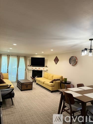 Woodland Hills Condo: 21550 Burbank Boulevard