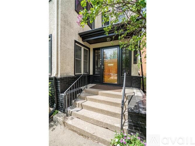 Minneapolis House: 3824 Pleasant Avenue