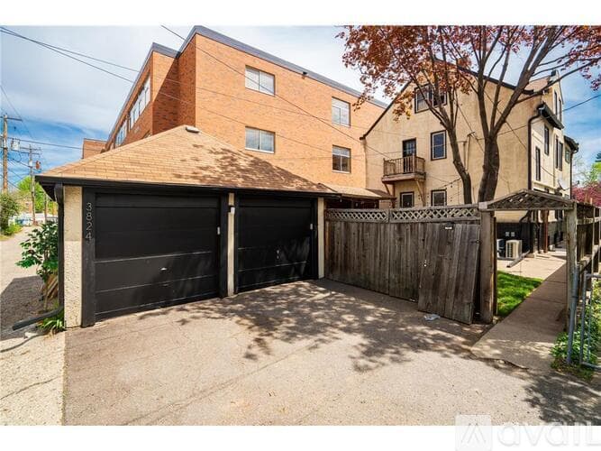 Minneapolis House: 3824 Pleasant Avenue