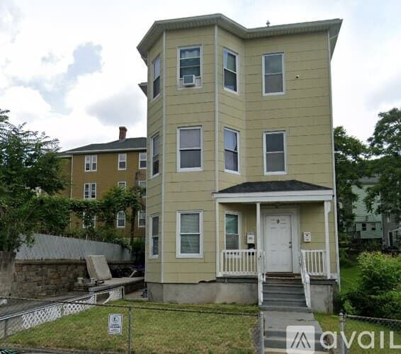 Worcester Apartment: 9 E Shelby St