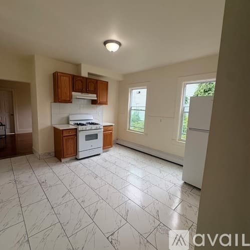 Worcester Apartment: 9 E Shelby St