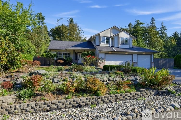 Camano House: 844 W Holbeck Dr