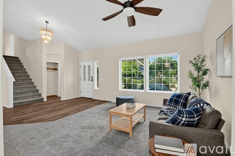 Camano House: 844 W Holbeck Dr
