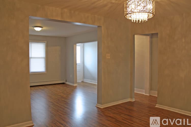 Phillipsburg House: 106 Summit Ave