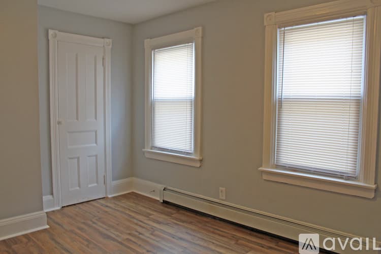 Phillipsburg House: 106 Summit Ave