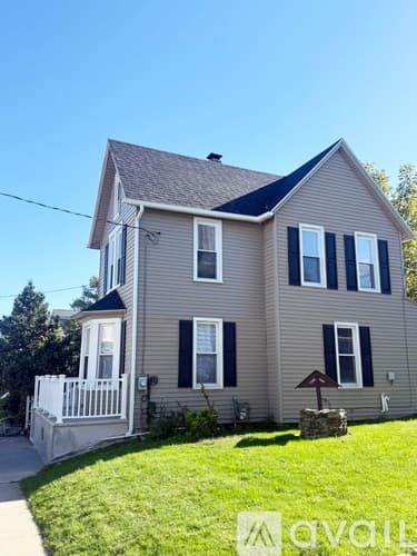 Phillipsburg House: 142 Summit Ave