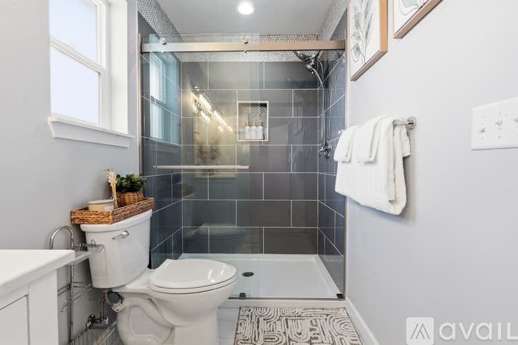 Burien House: 646 Southwest 139th Street