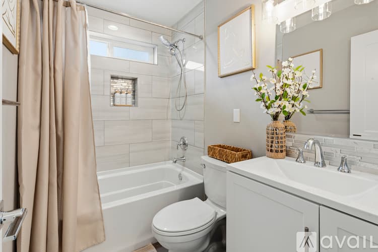 Burien House: 646 Southwest 139th Street