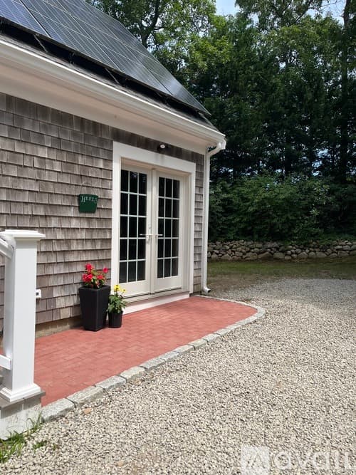 Barnstable Apartment: 616 Huckins Neck Road