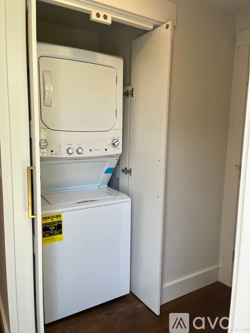 Barnstable Apartment: 616 Huckins Neck Road