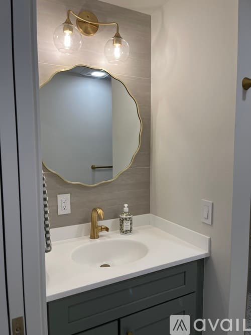 Barnstable Apartment: 616 Huckins Neck Road