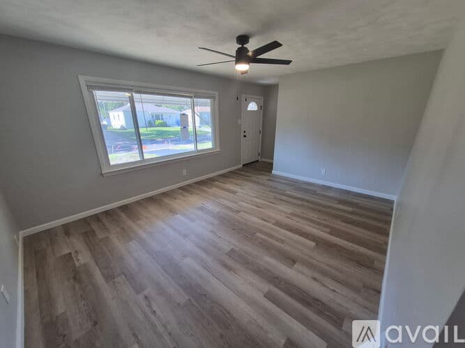 Florissant House: 831 Loekes Dr