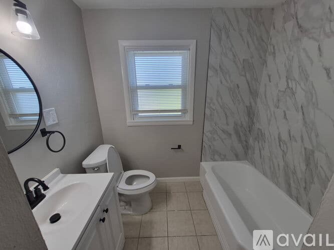 Florissant House: 831 Loekes Dr
