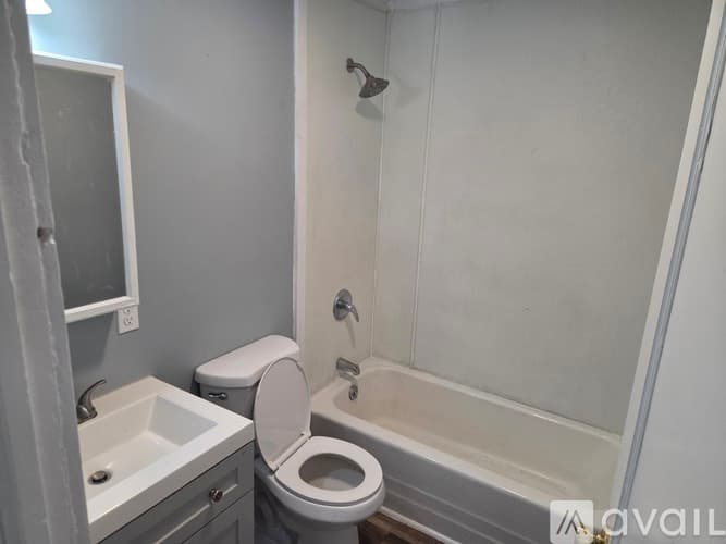 Dublin House: 811 Soperton Ave