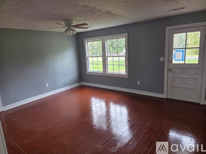 Dublin House: 811 Soperton Ave